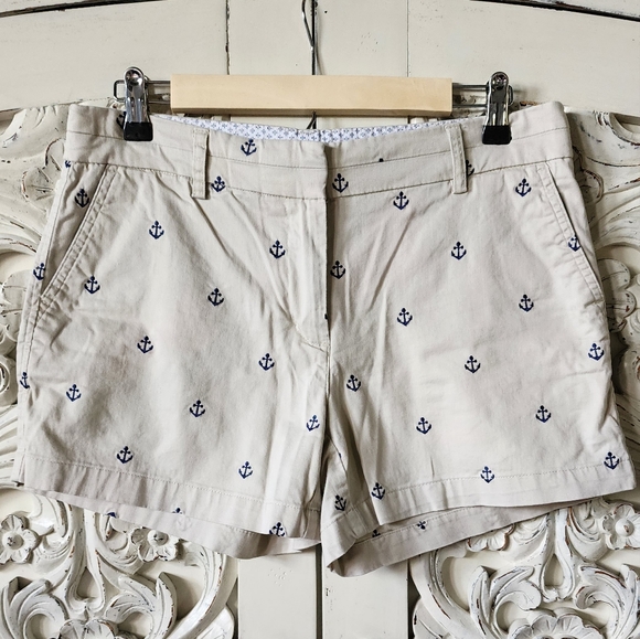 Khaki embroidered tailored shorts - Picture 4 of 16